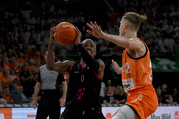 的球迷们感 的球迷们感