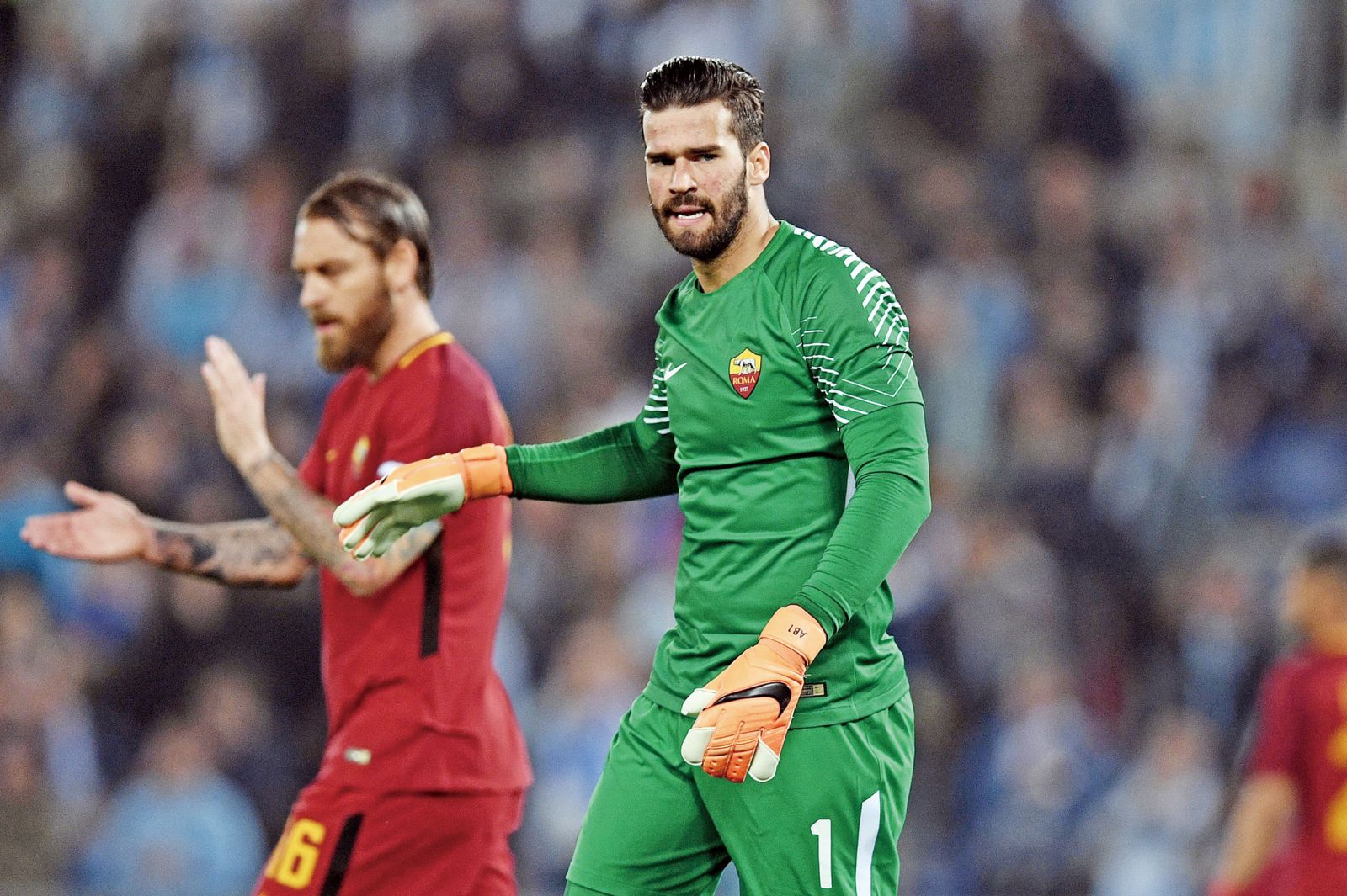 迪内斯锋线 迪内斯锋线