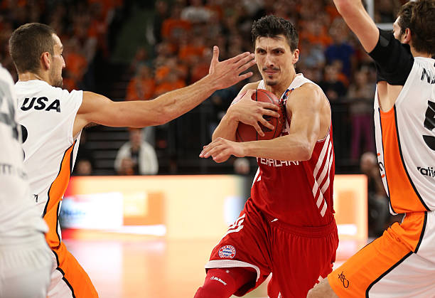 那一年他曾 那一年他曾